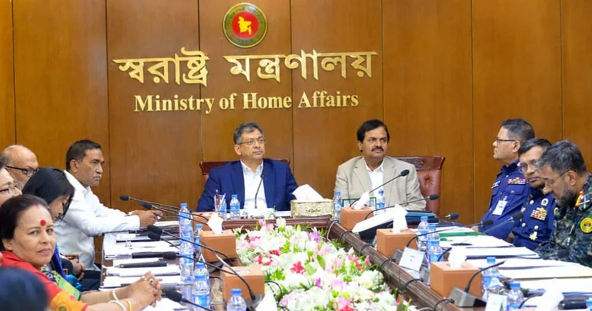 দৈনিক পূর্বকোণ - চট্টগ্রামের দৈনিক দুর্গাপূজায় ২৪ ঘণ্টা মনিটরিং, টানা পাঁচ দিনের ছুটি: স্বরাষ্ট্রমন্ত্রী