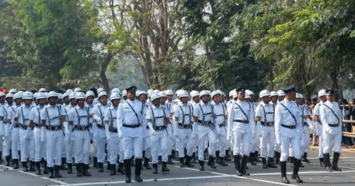 দৈনিক পূর্বকোণ - চট্টগ্রামের দৈনিক দাড়ি রাখতে পারবেন না কলকাতা পুলিশের মুসলিম সদস্যরা