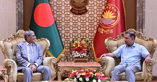 দৈনিক পূর্বকোণ - চট্টগ্রামের দৈনিক রাষ্ট্রপতির সঙ্গে প্রথম সৌজন্য সাক্ষাৎ প্রধানমন্ত্রীর