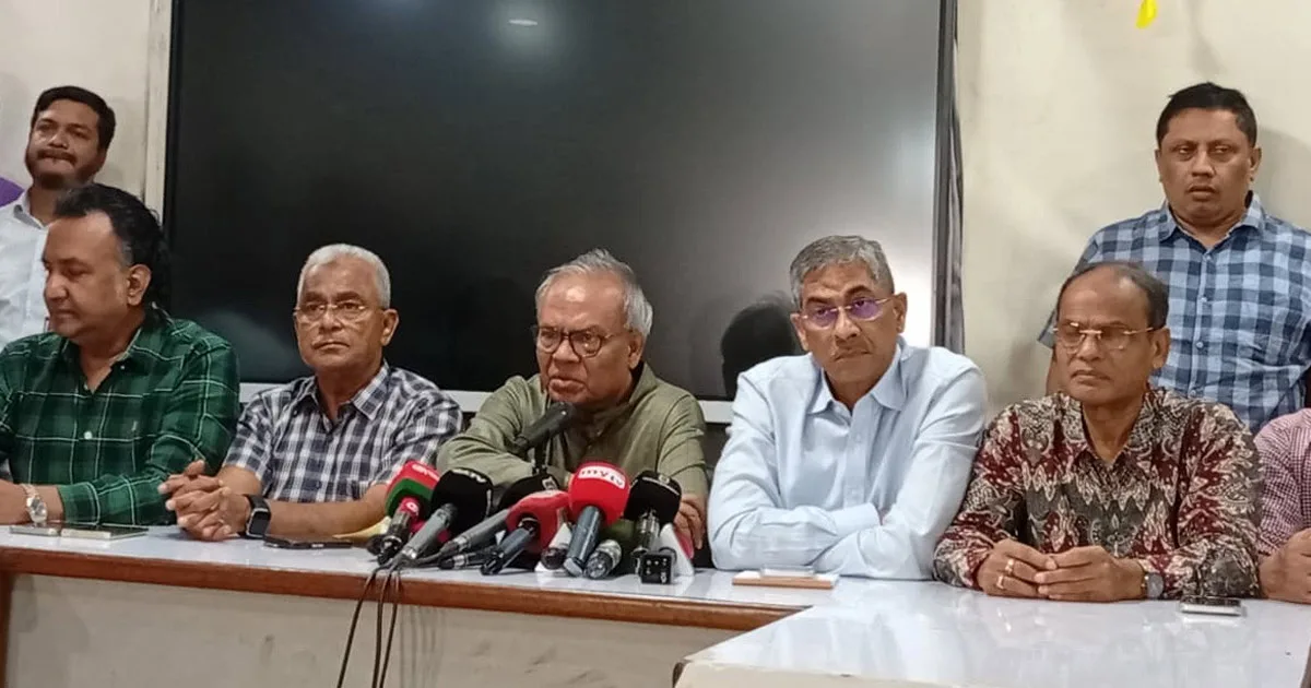 বাড়ানোর পরও বাংলাদেশে জ্বালানি তেলের দাম অনেক কম: রিজভী