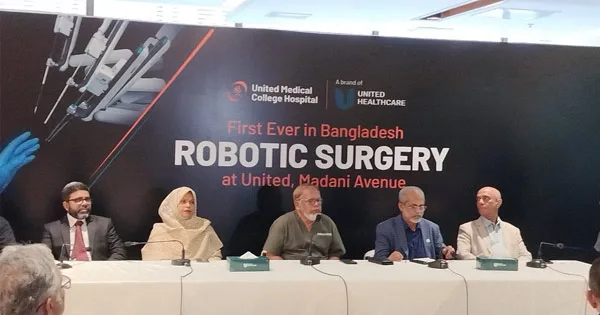 দৈনিক পূর্বকোণ - চট্টগ্রামের দৈনিক দেশের চিকিৎসা বিজ্ঞানে নতুন দিগন্ত: ইউনাইটেড হেলথকেয়ারে সফল প্রথম রোবোটিক সার্জারি