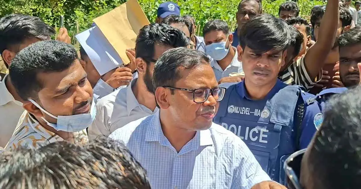 দৈনিক পূর্বকোণ - চট্টগ্রামের দৈনিক সীতাকুণ্ডে রেলওয়ের জায়গা উচ্ছেদ স্থানীয়দের বাধা