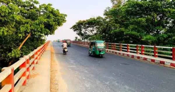 দৈনিক পূর্বকোণ - চট্টগ্রামের দৈনিক তৈলারদ্বীপ সেতুতে টোল আদায়ে হাইকোর্টের নিষেধাজ্ঞা ও স্থিতাবস্থা