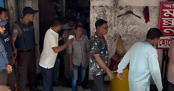 দৈনিক পূর্বকোণ - চট্টগ্রামের দৈনিক জাসদের ‘প্রতিনিধি সভা’ থেকে আওয়ামী লীগ সন্দেহে আটক অন্তত ৩০