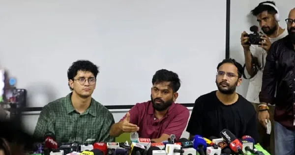 দৈনিক পূর্বকোণ - চট্টগ্রামের দৈনিক নতুন করে পদত্যাগ দাবিতে আন্দোলনে নামার ঘোষণা ককরোচ পার্টির