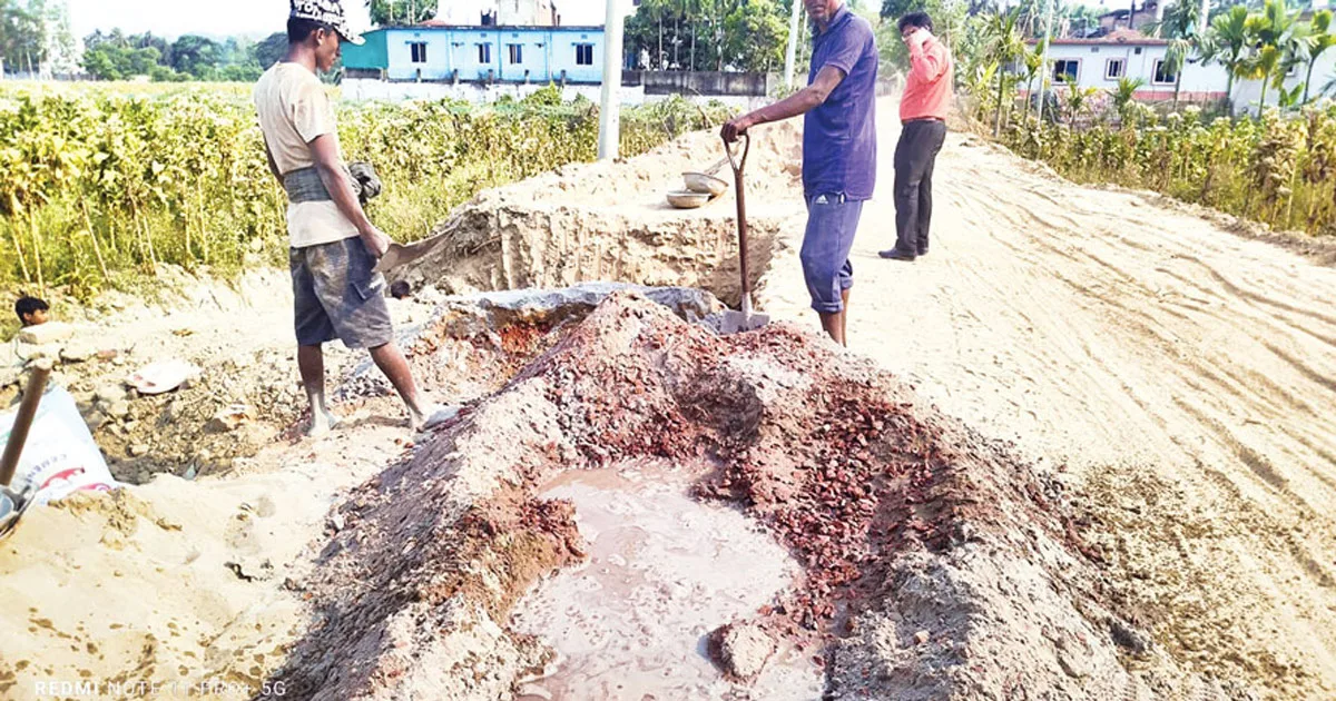 দৈনিক পূর্বকোণ - চট্টগ্রামের দৈনিক এলজিইডির ৬ কোটি টাকার প্রকল্পে অনিয়মের অভিযোগ