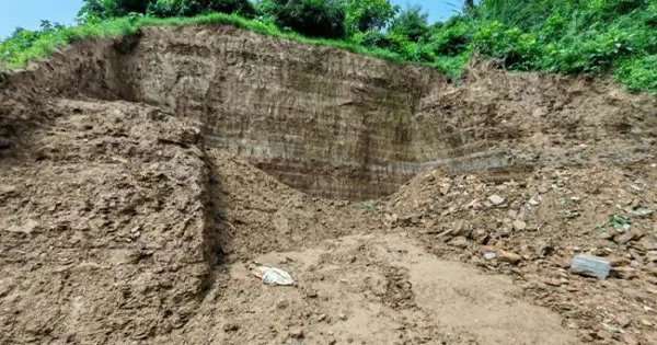 দৈনিক পূর্বকোণ - চট্টগ্রামের দৈনিক খুলশীতে ২০ হাজার ঘনফুট পাহাড় কাটার অভিযোগে মামলা