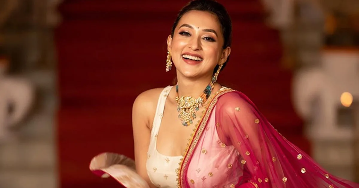 দৈনিক পূর্বকোণ - চট্টগ্রামের দৈনিক আগামী ডিসেম্বরেই জীবনের নতুন অধ্যায় শুরু করতে চলেছেন মিমি