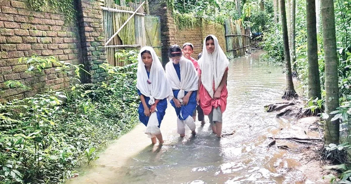 দৈনিক পূর্বকোণ - চট্টগ্রামের দৈনিক বছরজুড়ে জোয়ারের পানিতে বসবাস