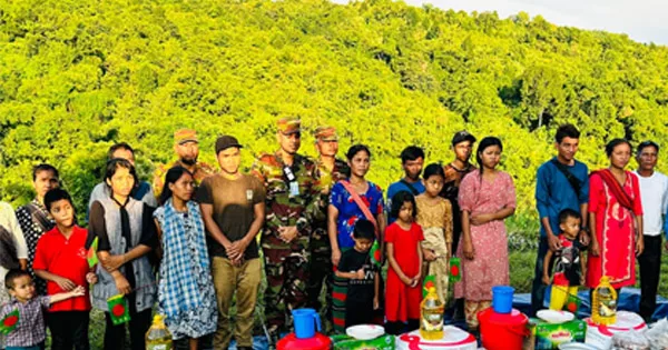 দৈনিক পূর্বকোণ - চট্টগ্রামের দৈনিক প্রায় ৪ বছর পর মিজোরাম থেকে ফিরলেন তিন বম পরিবার