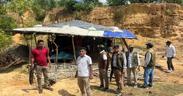 দৈনিক পূর্বকোণ - চট্টগ্রামের দৈনিক উখিয়ায় বন বিভাগের অভিযানে ৩০ একর ভূমি দখলমুক্ত
