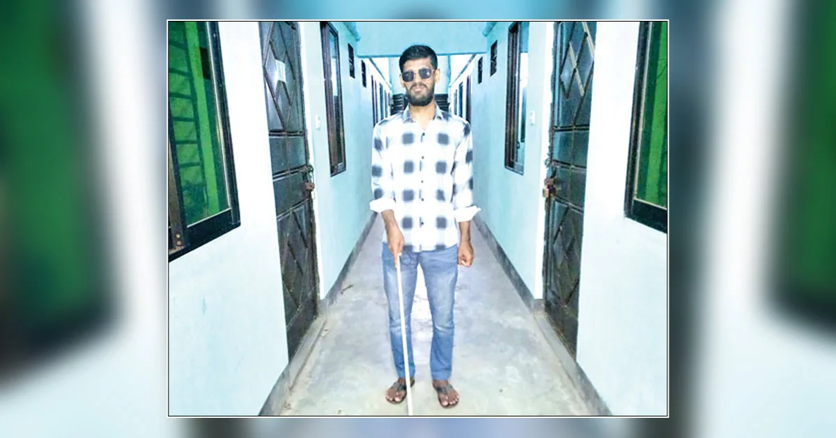 দৈনিক পূর্বকোণ - চট্টগ্রামের দৈনিক যে সাদাছড়ি ছিল সংকোচ আজ সেটিই সাহস