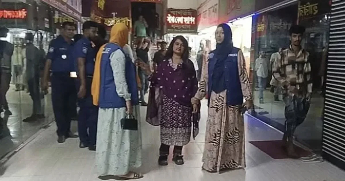 দৈনিক পূর্বকোণ - চট্টগ্রামের দৈনিক ‘বিএনপিকে ভোট দিয়া ভুক্তভোগী’ বলা নারীকে গ্রেপ্তার দেখিয়ে আদালতে পাঠালো পুলিশ