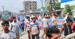 পুলিশের আশ্বাসে সাড়ে ৩ ঘণ্টা পর সড়ক ছাড়লেন আন্দোলনকারীরা