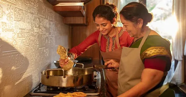 দৈনিক পূর্বকোণ - চট্টগ্রামের দৈনিক শাশুড়ির প্রতি কৃতজ্ঞতা প্রকাশের দিন আজ