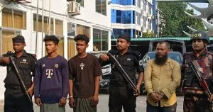 ৫ লাখ ৯০ হাজার ইয়াবাসহ গ্রেপ্তার ৩, ট্রলার জব্দ