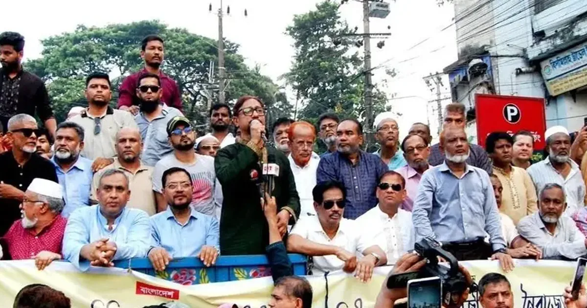 দৈনিক পূর্বকোণ - চট্টগ্রামের দৈনিক পালালেও দেশে আ. লীগের কাছে বিপুল অবৈধ অস্ত্র : সিটি মেয়র