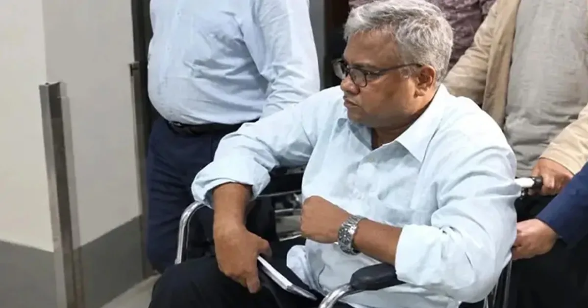 দৈনিক পূর্বকোণ - চট্টগ্রামের দৈনিক হাসপাতাল থেকে ফিরেই সিন্ডিকেট সভা ডাকলেন চুয়েট উপাচার্য