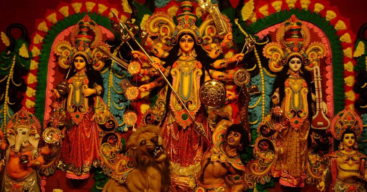 দৈনিক পূর্বকোণ - চট্টগ্রামের দৈনিক মহানবমী আজ, দেবীর বিদায়ের সুর