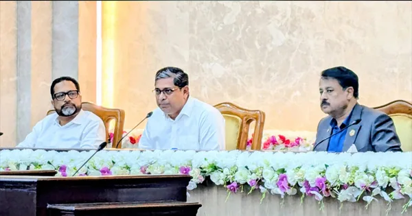 দৈনিক পূর্বকোণ - চট্টগ্রামের দৈনিক সারকারি বাসা-স্থাপনায় মশার লার্ভা পেলেই জরিমানা