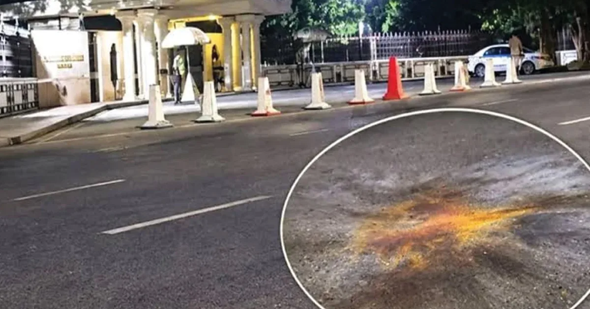 দৈনিক পূর্বকোণ - চট্টগ্রামের দৈনিক প্রধানমন্ত্রীর কার্যালয়ের সামনে ককটেল বিস্ফোরণ
