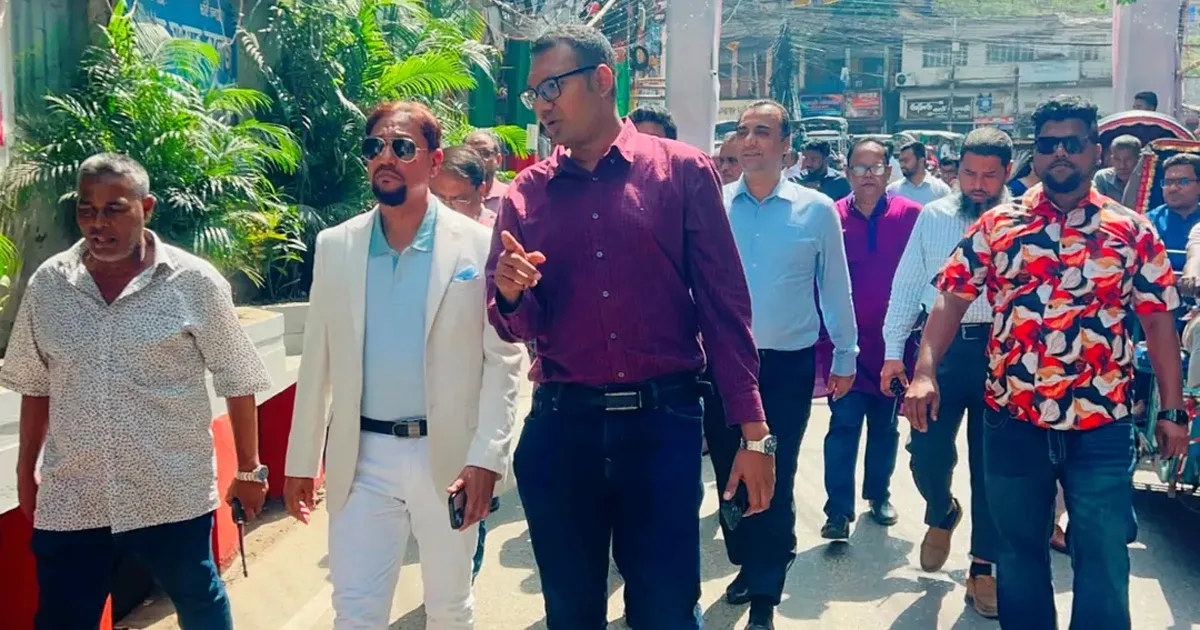 দৈনিক পূর্বকোণ - চট্টগ্রামের দৈনিক প্রধানমন্ত্রীর আগমন ঘিরে চট্টগ্রাম সেজেছে বর্ণিল সাজে