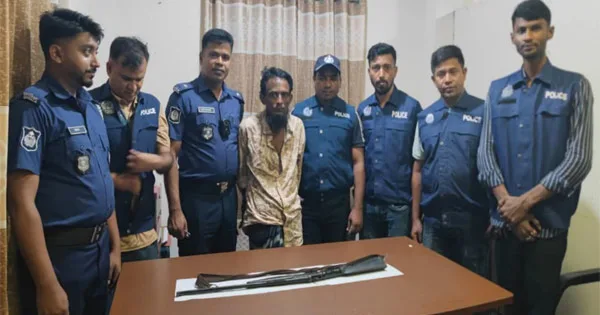 দৈনিক পূর্বকোণ - চট্টগ্রামের দৈনিক টেকনাফে বন্দুকসহ ‘ডাকাত’ আটক