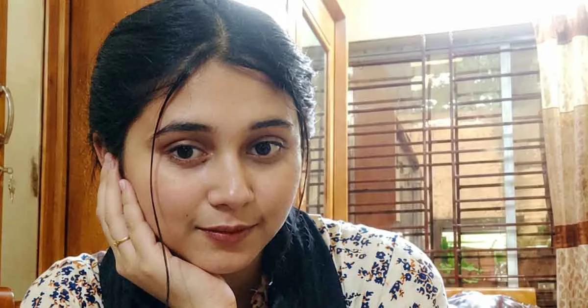 দৈনিক পূর্বকোণ - চট্টগ্রামের দৈনিক কক্সবাজারে বেড়াতে গিয়ে অটোরিকশার চাকায় ওড়না পেঁচিয়ে কিশোরীর মৃত্যু