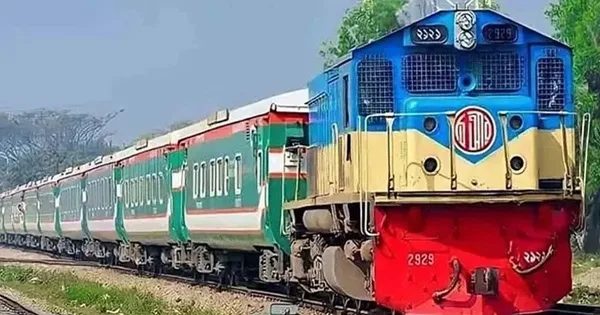 দৈনিক পূর্বকোণ - চট্টগ্রামের দৈনিক দুর্গাপূজায় তিন জোড়া বিশেষ ট্রেন, ৫ ট্রেনের সাপ্তাহিক বিরতি বাতিল