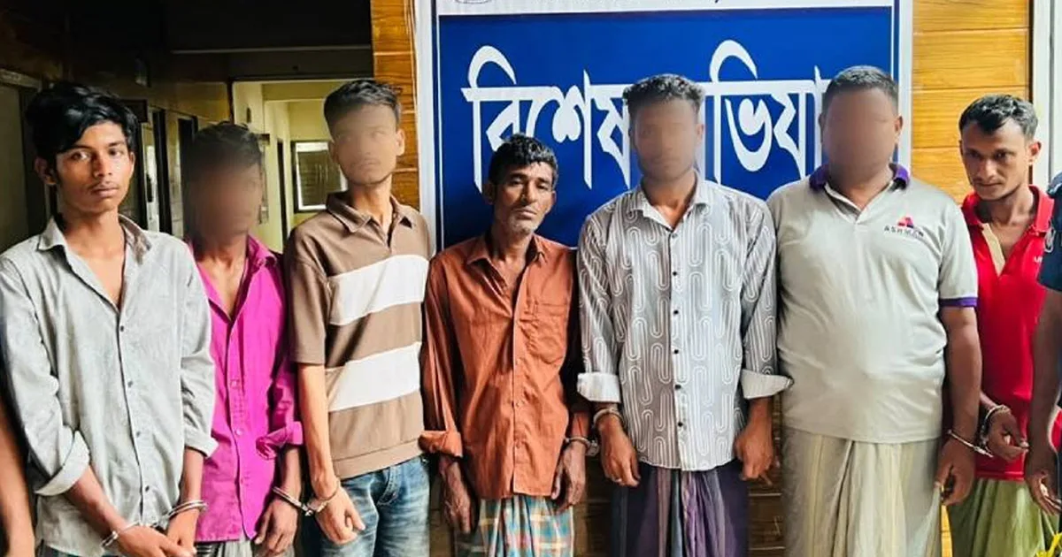 দৈনিক পূর্বকোণ - চট্টগ্রামের দৈনিক আনোয়ারায় পুলিশের পৃথক অভিযানে মাদকসহ গ্রেপ্তার ৭