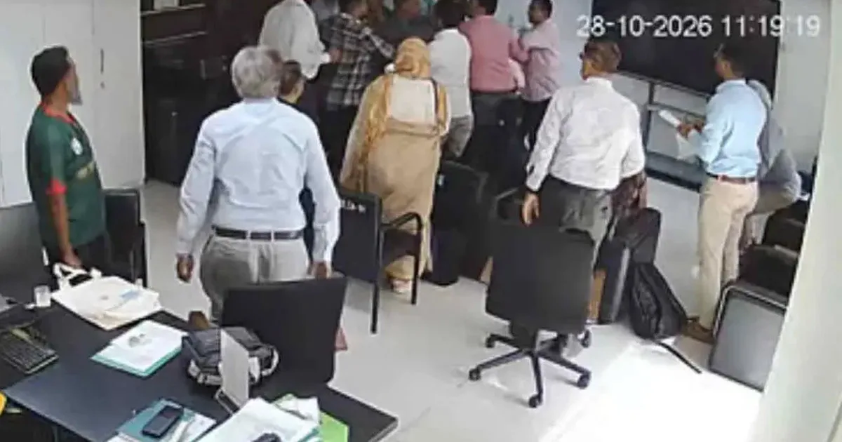 দৈনিক পূর্বকোণ - চট্টগ্রামের দৈনিক আইইডিসিআর পরিচালককে মারধর, অভিযোগ ড্যাবের বিরুদ্ধে