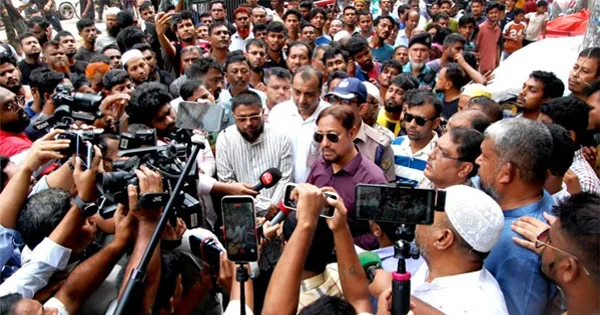 দৈনিক পূর্বকোণ - চট্টগ্রামের দৈনিক হকার সমস্যার সমাধানে সন্ধ্যায় বাজার বসাতে চান চসিক মেয়র