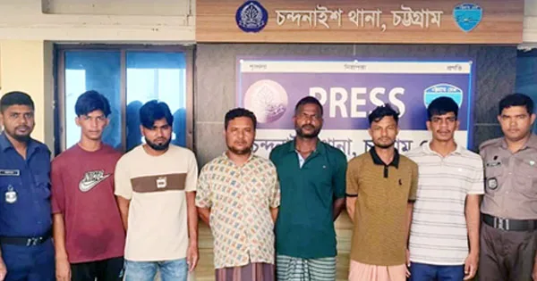 আসামি ধরতে হামলার শিকার এসআরবি, অস্ত্রসহ গ্রেপ্তার ৫
