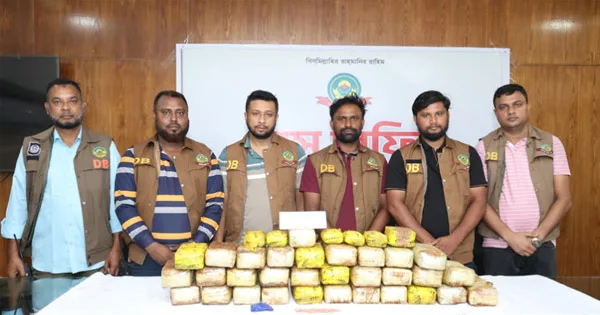 দৈনিক পূর্বকোণ - চট্টগ্রামের দৈনিক চট্টগ্রামে ৩ লাখ ২০ হাজার পিস ইয়াবা জব্দ, গ্রেপ্তার ১