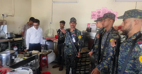 দৈনিক পূর্বকোণ - চট্টগ্রামের দৈনিক ফ্রিজে রান্না করা খাবার রেখে জরিমানা গুনল কক্সবাজারের গ্র্যান্ড মেজবানি হোটেল