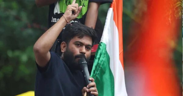 দৈনিক পূর্বকোণ - চট্টগ্রামের দৈনিক দিল্লিতে আন্দোলন, বিমান থেকে অভিজিৎ দিপ আটক