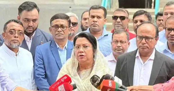 দৈনিক পূর্বকোণ - চট্টগ্রামের দৈনিক দেশে খাদ্যের পর্যাপ্ত মজুত রয়েছে: খাদ্যমন্ত্রী