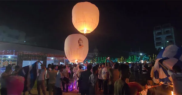 দৈনিক পূর্বকোণ - চট্টগ্রামের দৈনিক বান্দরবানে প্রবারণা উৎসব, ফানুস ও মহারথে মুখরিত জনপদ