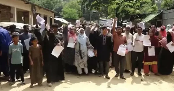 দৈনিক পূর্বকোণ - চট্টগ্রামের দৈনিক জঙ্গল সলিমপুরে উচ্ছেদ-আতঙ্কে বিক্ষোভ