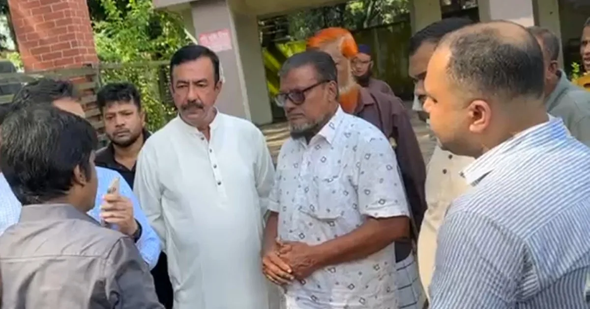 দৈনিক পূর্বকোণ - চট্টগ্রামের দৈনিক লোহাগাড়া ভূমি অফিসে তালা দেওয়ার হুমকি বিএনপি নেতার