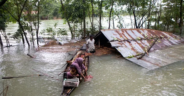 দৈনিক পূর্বকোণ - চট্টগ্রামের দৈনিক জলবায়ু পরিবর্তনের কারণে বাস্তুচ্যুতির ঝুঁকিতে বাংলাদেশের সাড়ে ৭ শতাংশ মানুষ: এডিবি