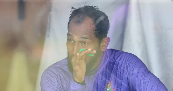 দৈনিক পূর্বকোণ - চট্টগ্রামের দৈনিক আঙুল থেঁতলে গেছে মুশফিকের