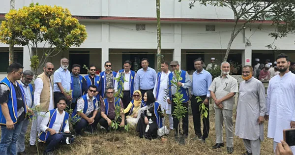 দৈনিক পূর্বকোণ - চট্টগ্রামের দৈনিক বাঁশখালীতে ডায়নামিক সিটি লায়ন্স ক্লাব ও সালমা-আদিল ফাউন্ডেশনের সেবা কর্মসূচি