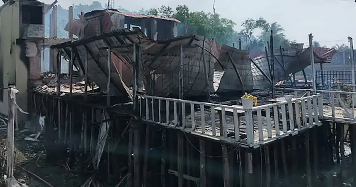 দৈনিক পূর্বকোণ - চট্টগ্রামের দৈনিক কক্সবাজারে রিসোর্টে আগুন: প্রাণ বাঁচাতে দোতলা থেকে লাফ দেন দম্পতি