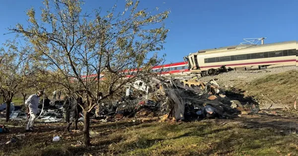 স্পেনে দ্রুতগামী ট্রেন দুর্ঘটনায় নিহত বেড়ে ৬৪