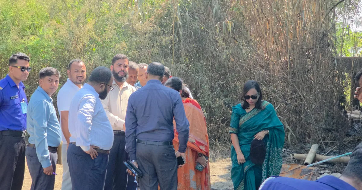 দৈনিক পূর্বকোণ - চট্টগ্রামের দৈনিক টুপটুপ রিসোর্টে আগুনের কারণ অনুসন্ধানে ঘটনাস্থলে তদন্ত কমিটি